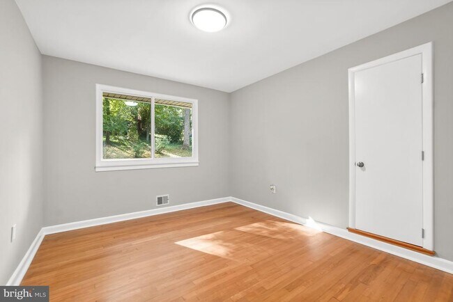 Building Photo - 10705 Lockridge Dr