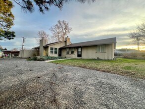 Building Photo - 500/502 Conway Pl*