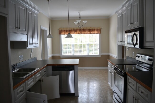Building Photo - Dogwood Estates