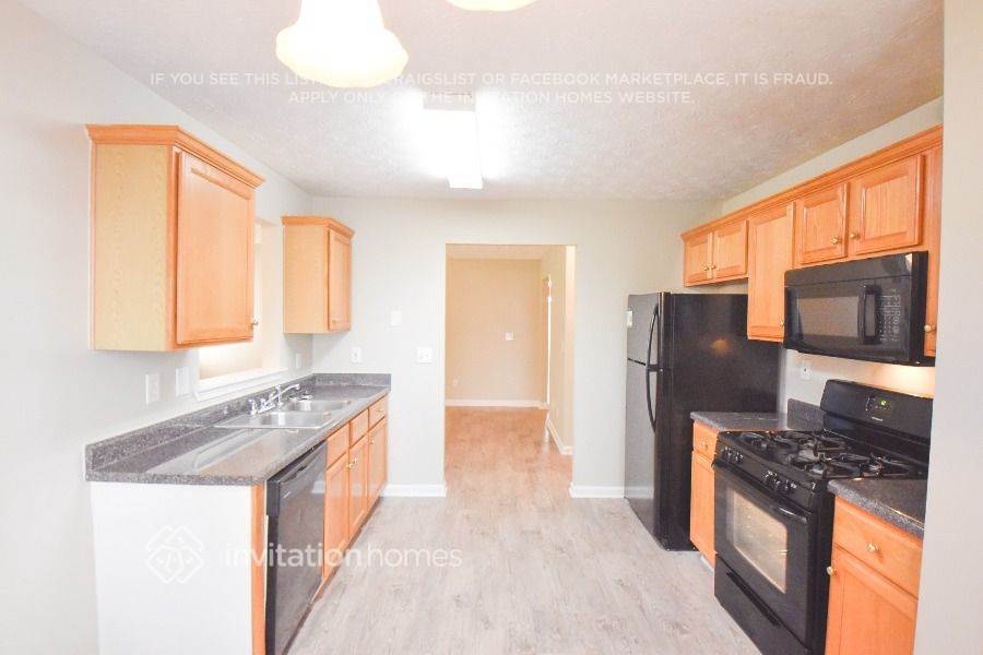 Building Photo - 128 Stanfield Ct