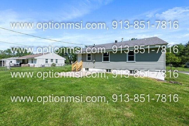 Building Photo - Near Wyandotte County Lake Park!