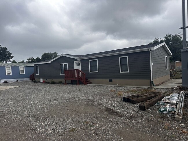 Building Photo - Large 3 bed 2 bath mobile