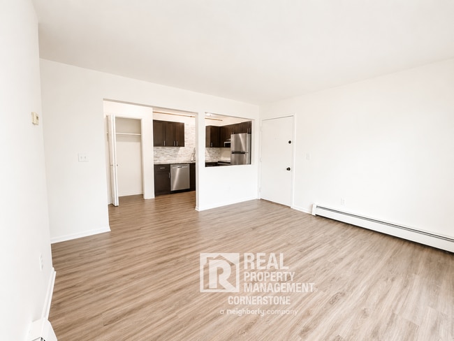Building Photo - Budget-Friendly Comfort | 2-Bedroom with Updated Kitchen & Heat Included