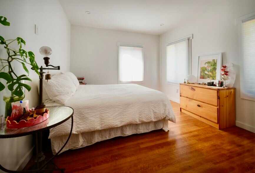 Building Photo - 5701 7th Ave