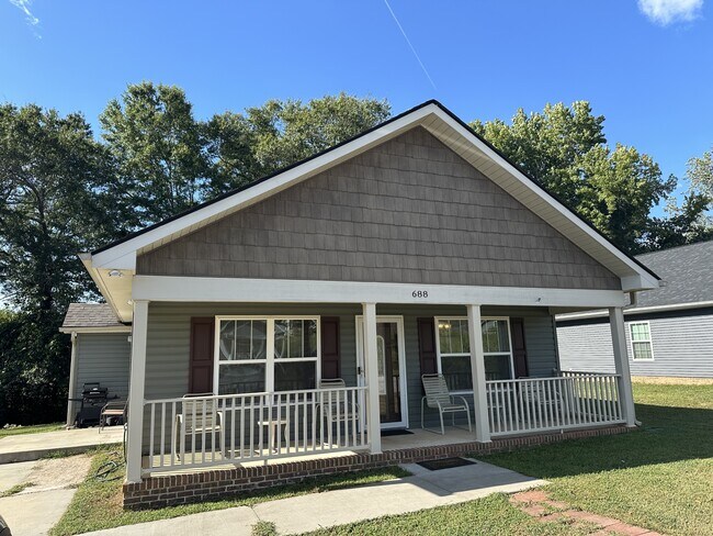 Building Photo - 688 Ruddy Creek Cir