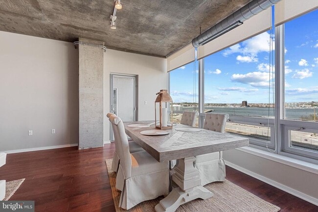 Building Photo - 1200 Steuart St