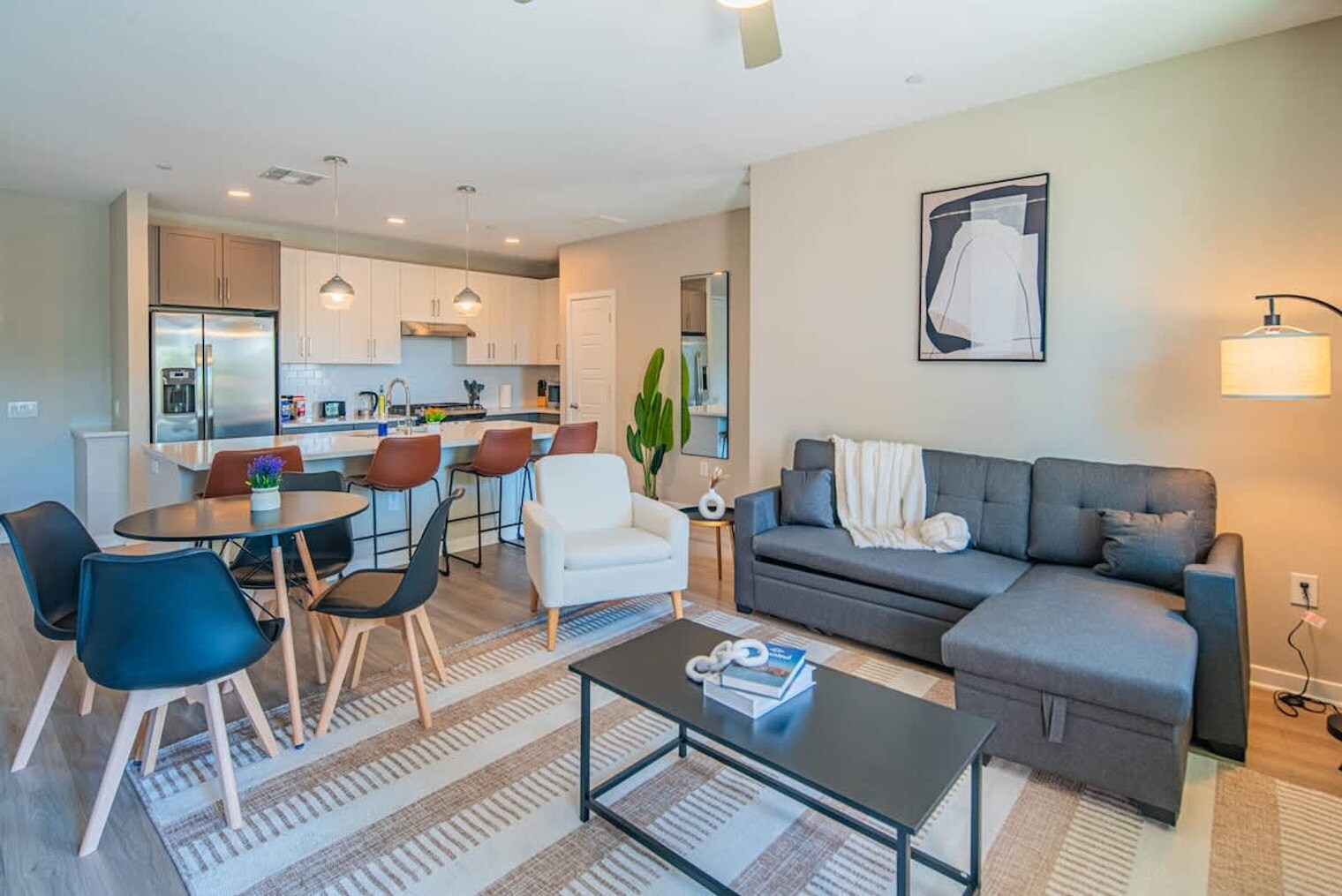 Building Photo - 730 E Marlette Ave