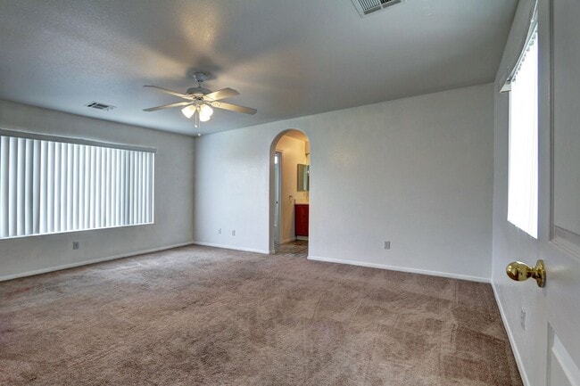 Building Photo - 5332 N Carlsbad Heights St