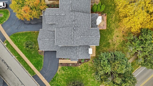 Building Photo - 1411 Clybourne St