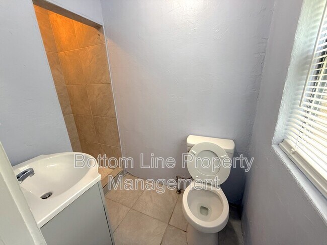 Building Photo - 206 Blacksnake Rd