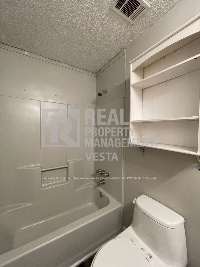 Building Photo - 251 Randy Cir