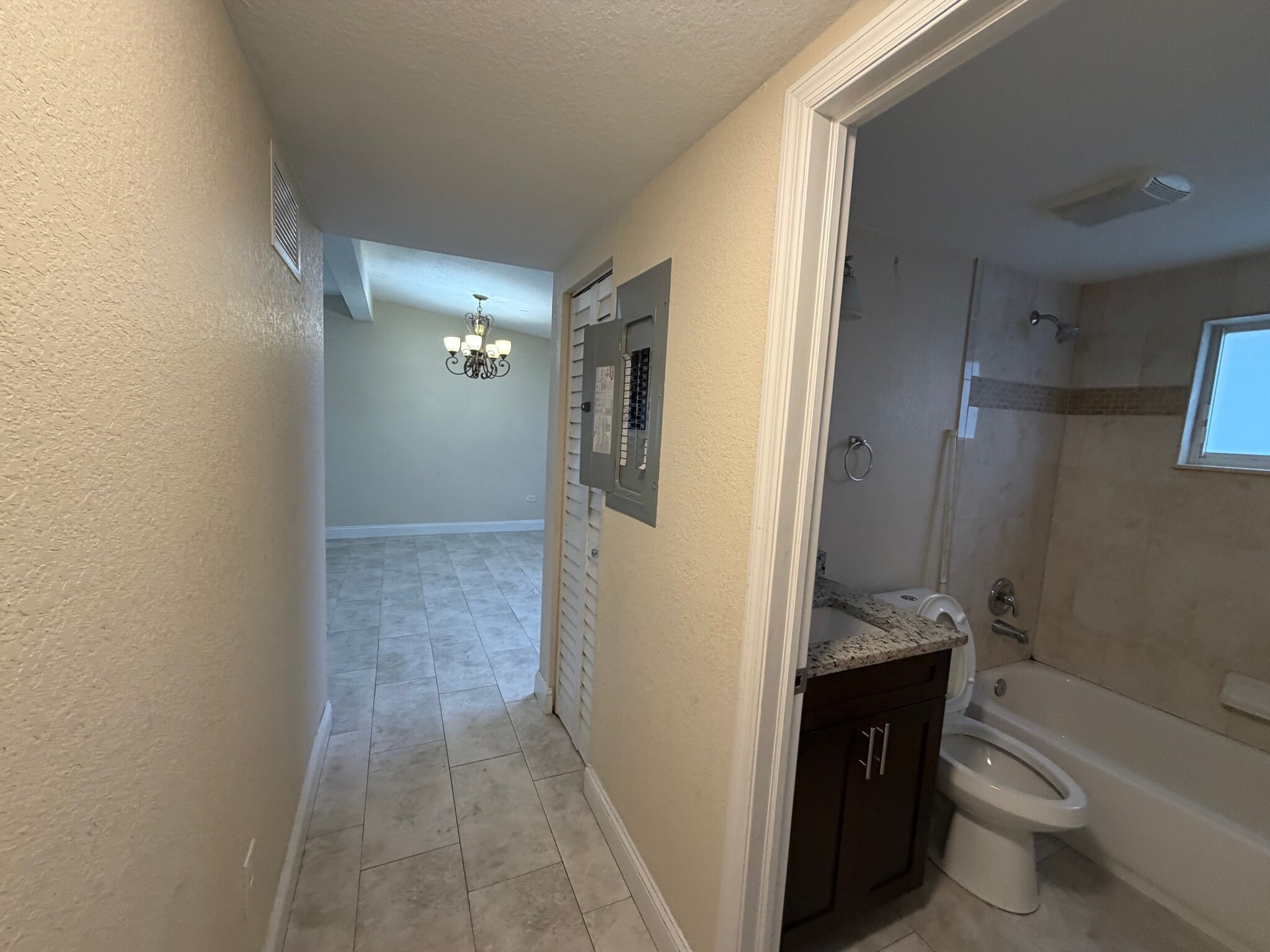 Building Photo - 3125 NW 2nd St