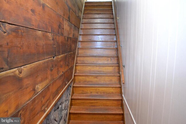 Building Photo - 127 N Market St