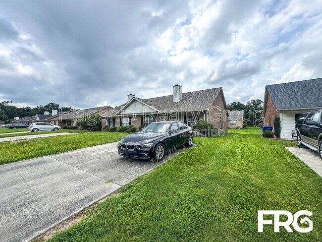 Building Photo - 3311 Moseley Dr