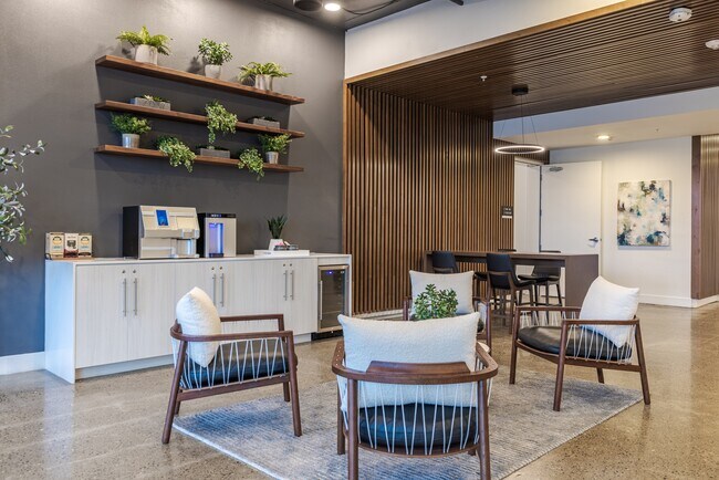 Building Photo - Paceline