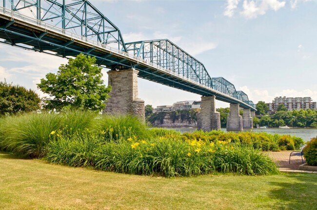 Building Photo - Studio on Chattanooga's Northshore!
