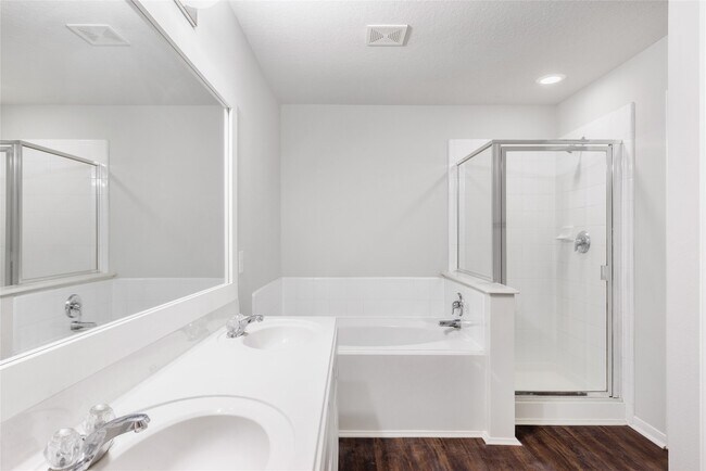 Building Photo - 15410 Fir Woods Ln