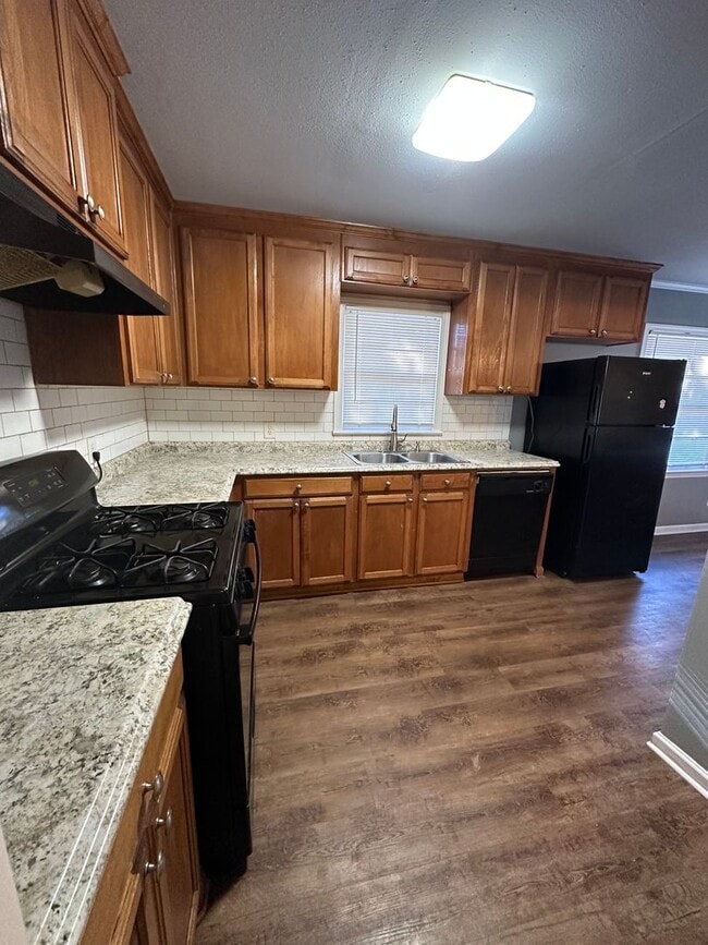 Building Photo - Beautiful 3 bedroom Bossier House