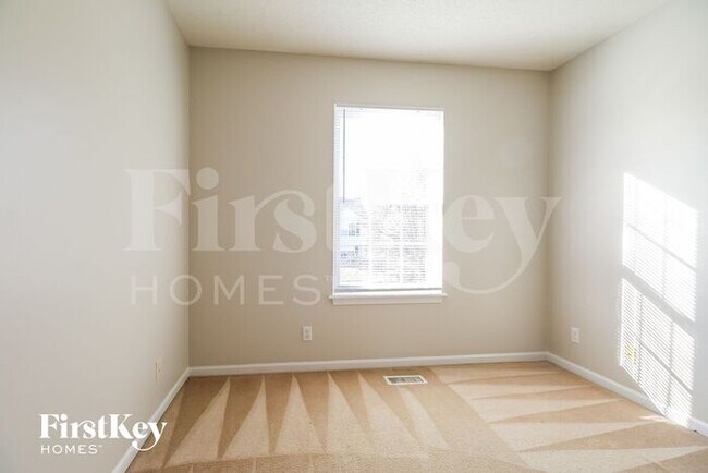 Building Photo - 11031 N McKinley Ave