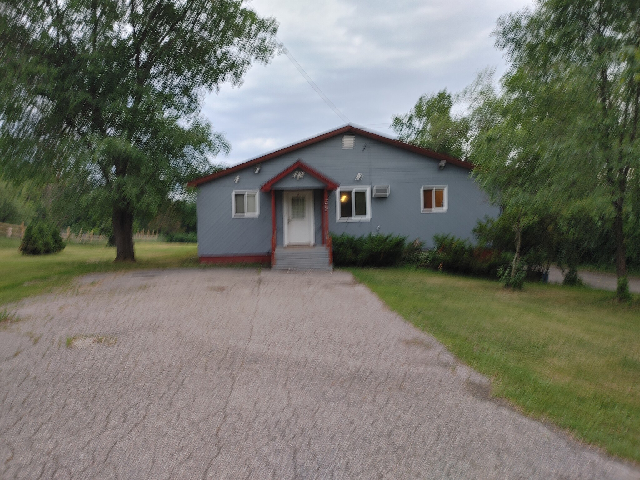 Building Photo - 298 Richmond Rd
