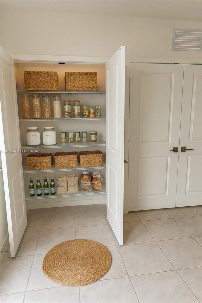 Building Photo - 540 NE 5th Terrace