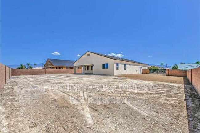 Building Photo - 6380 Waterford St