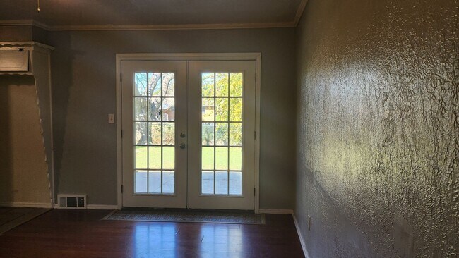 Building Photo - 1009 SW 70th