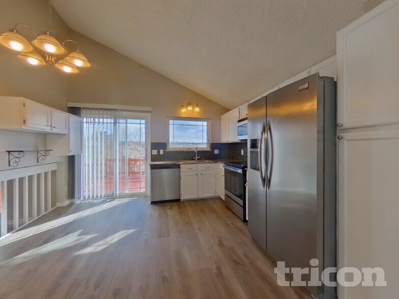 Building Photo - 628 Longfellow Ln