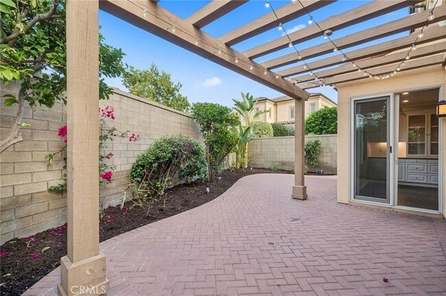Building Photo - 102 Brindisi