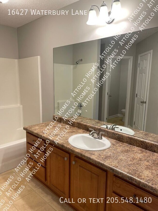 Building Photo - 16427 Waterbury Ln