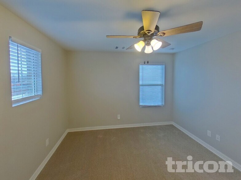 Building Photo - 345 Forage Dr