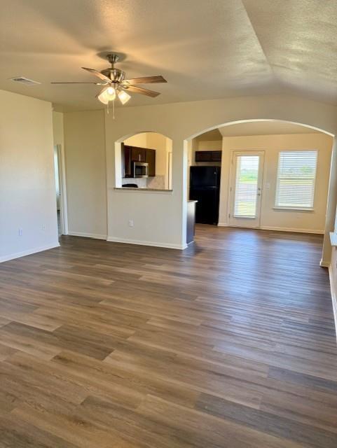 Building Photo - 500 Foxglove Dr