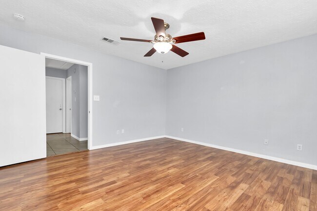 Building Photo - 13406 Splintered Oak Dr