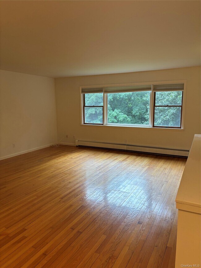 Building Photo - 600 NY-22