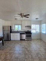 Building Photo - 2950 Bayside Ln