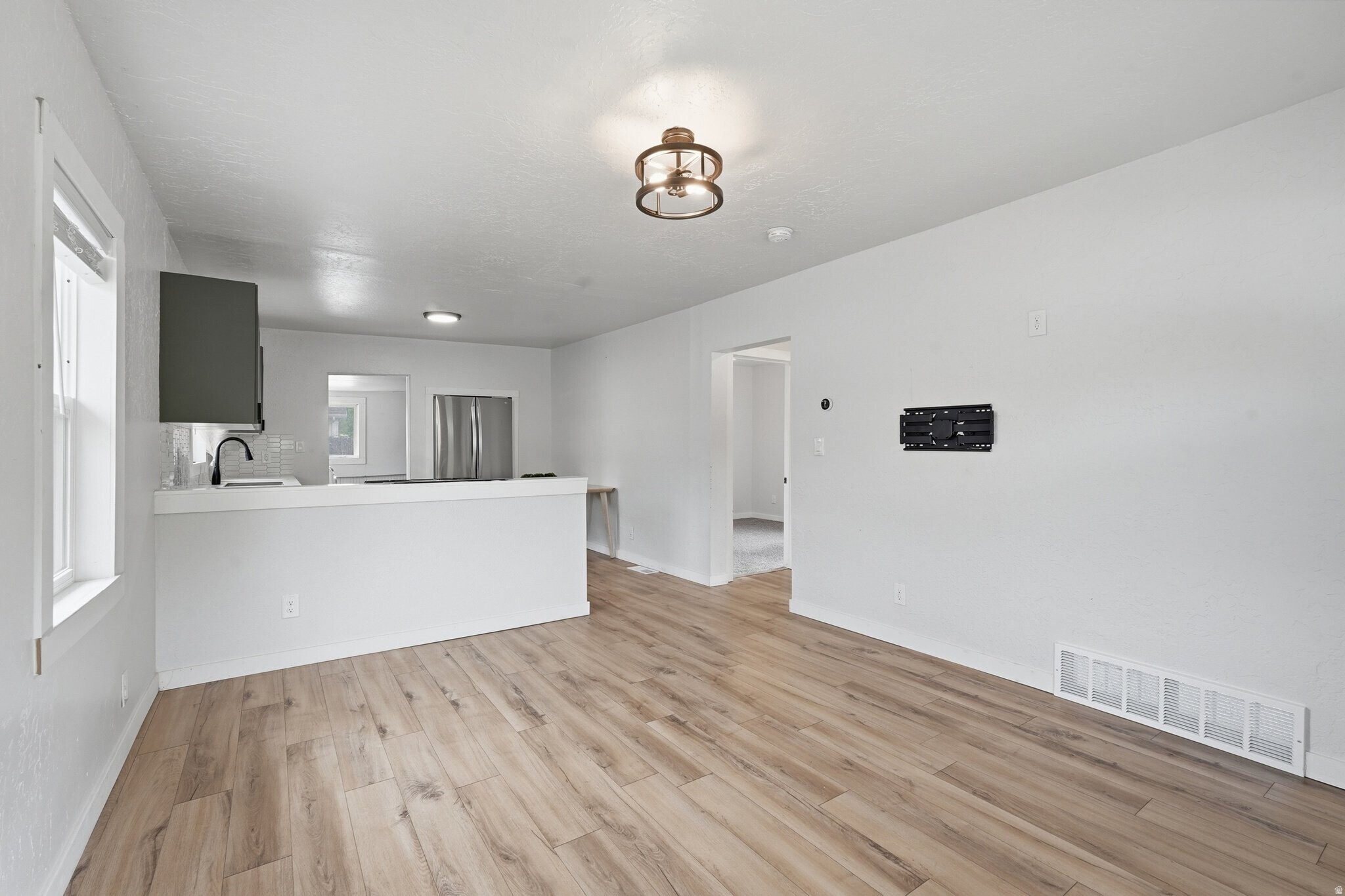 Building Photo - 215 E 300 S