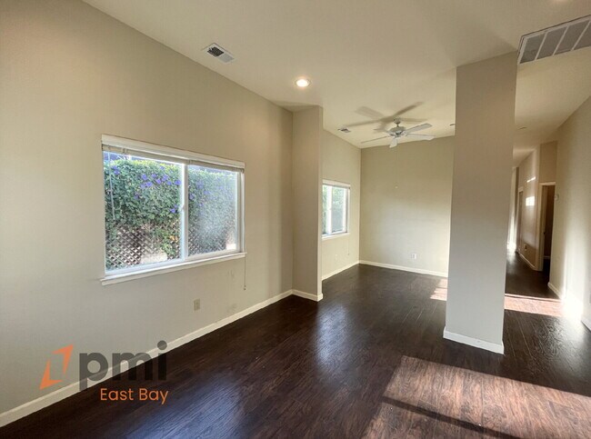 Building Photo - 891 Merle Ave