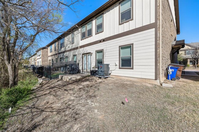 Building Photo - 1900 Little Elm Trail