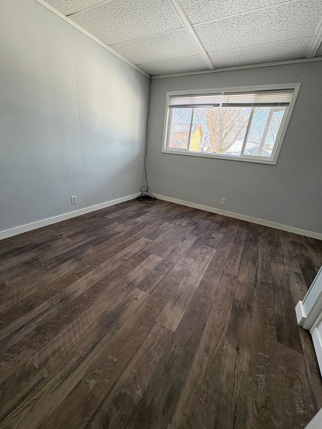 Building Photo - AI - 05 - Avon St