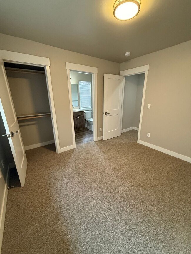 Building Photo - ree20124