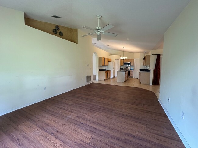 Building Photo - Available Now! Spacious 4-Bedroom, 2-Bath ...