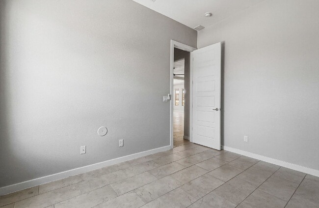 Building Photo - Modern Corner Home | 4 Bedrooms | 2.5 Bathrooms | Covered Outdoor Living