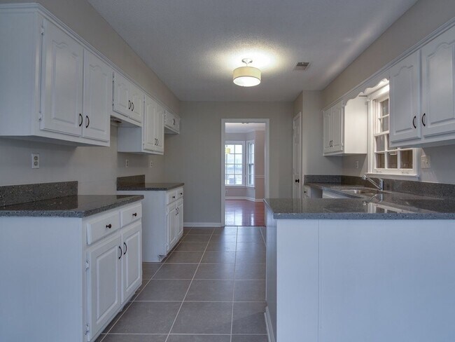 Building Photo - Renovated in Germantown Trails!