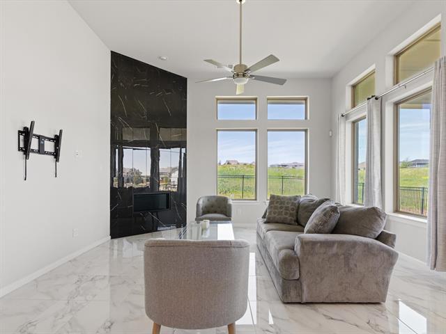 Building Photo - 2156 Domingo Dr