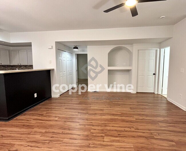 Building Photo - 14319 E Grand Dr