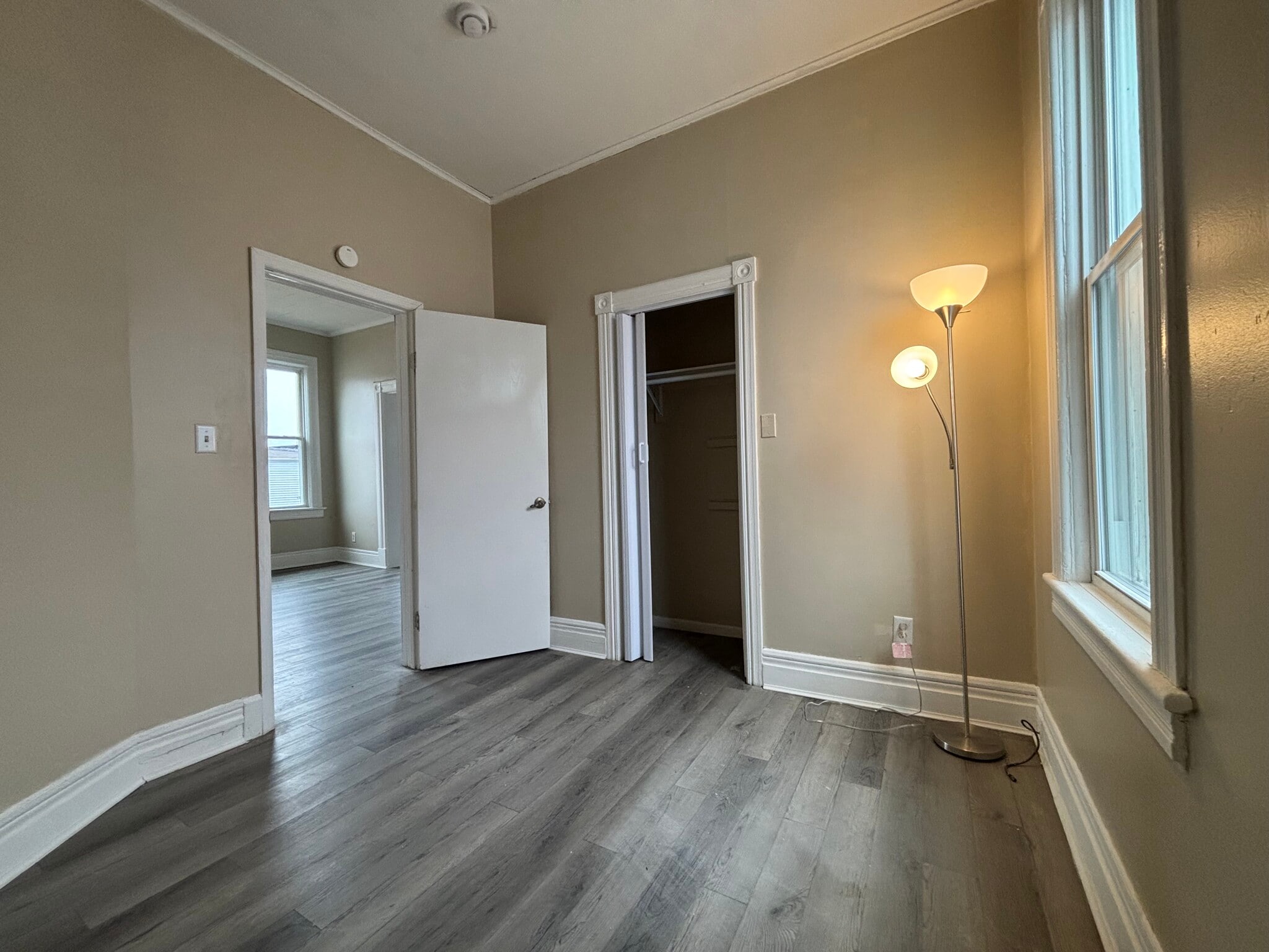 Building Photo - 15 Broadway