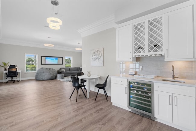 Building Photo - 9010 Gardens Glen Cir