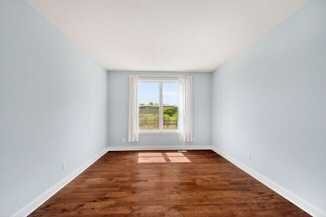 Building Photo - Modern Luxury with Waterfront Views in West Carmel