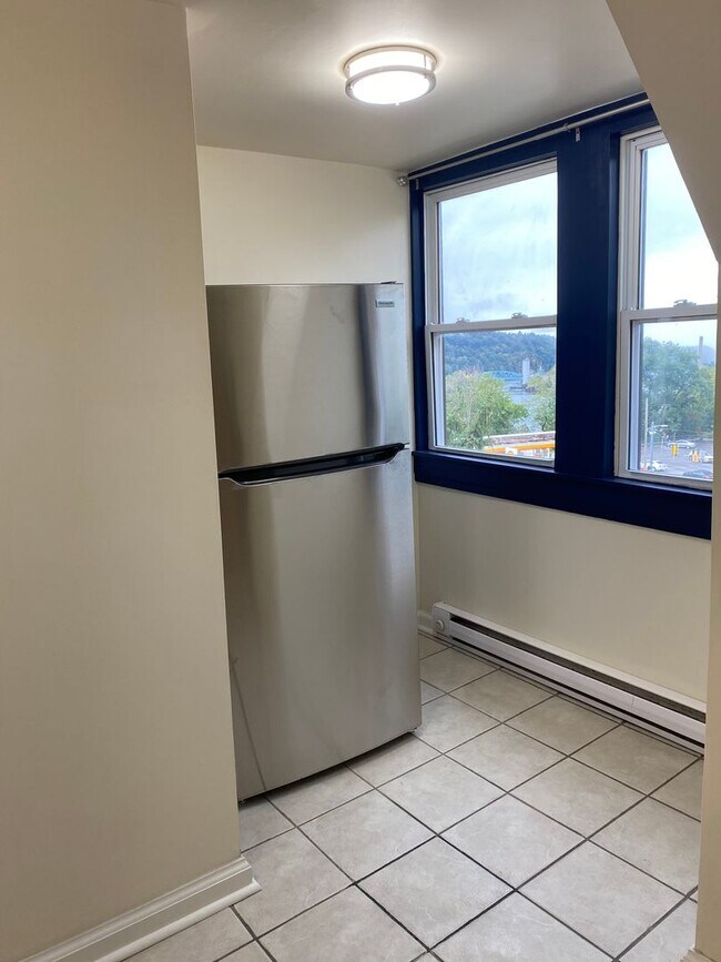 Building Photo - 192 Sheridan