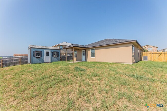 Building Photo - 2302 Terry Dr